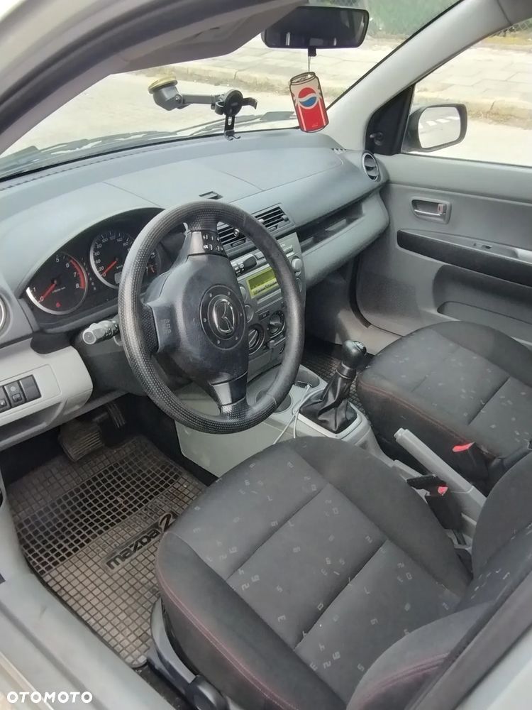 Mazda 2 - 6