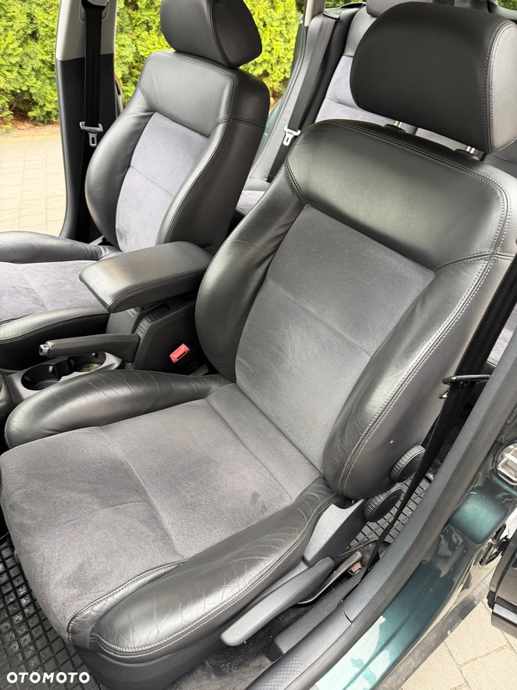 Volkswagen Passat 1.9 TDI 4Motion Highline - 7