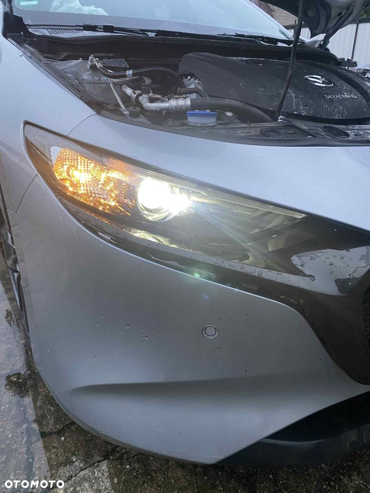 Mazda 3 SKYACTIV-G 2.0 M-Hybrid 150 - 24