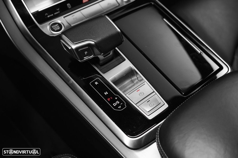 Audi Q7 55 TFSIe quattro S line Tiptronic - 34