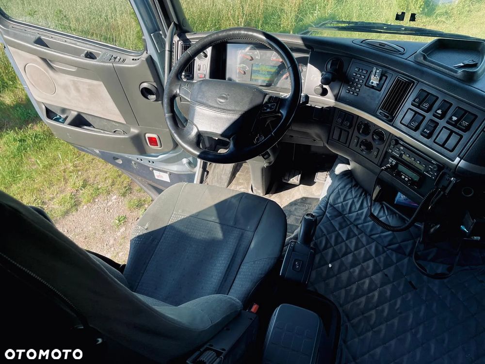Volvo FH12 - 17
