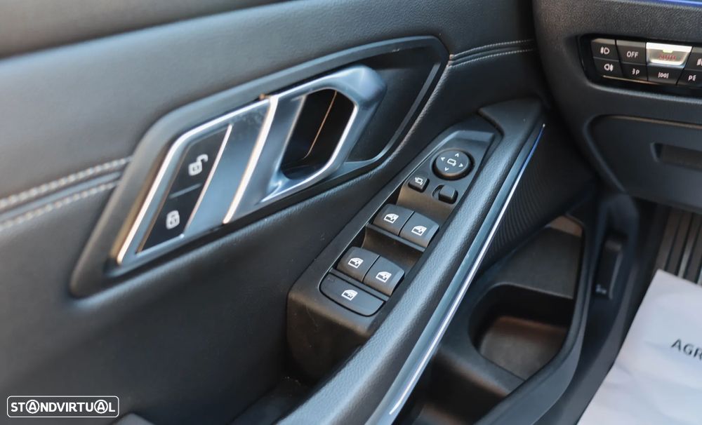 BMW 330 i Aut. Sport Line - 31