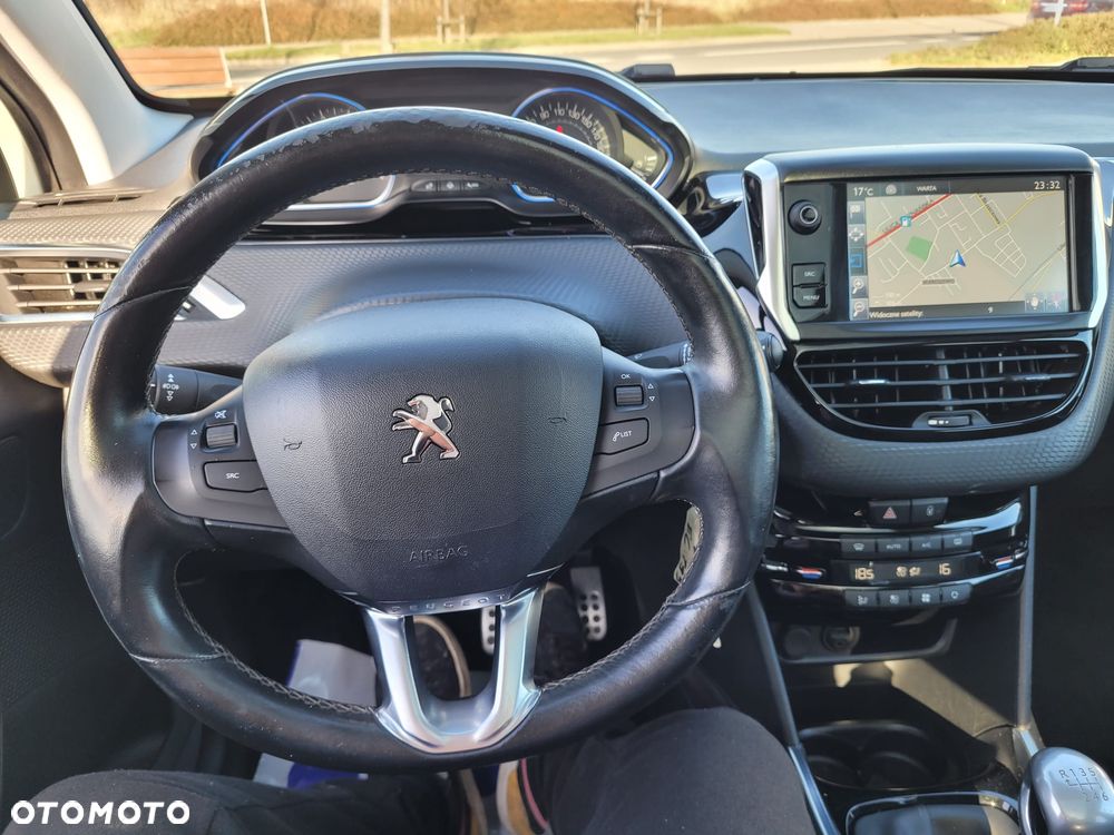 Peugeot 2008 PureTech 130 GPF Stop&Start Signature - 17