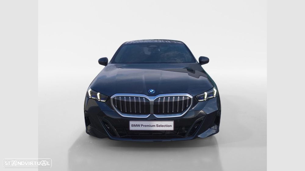BMW 530 e Pack Desportivo M - 3