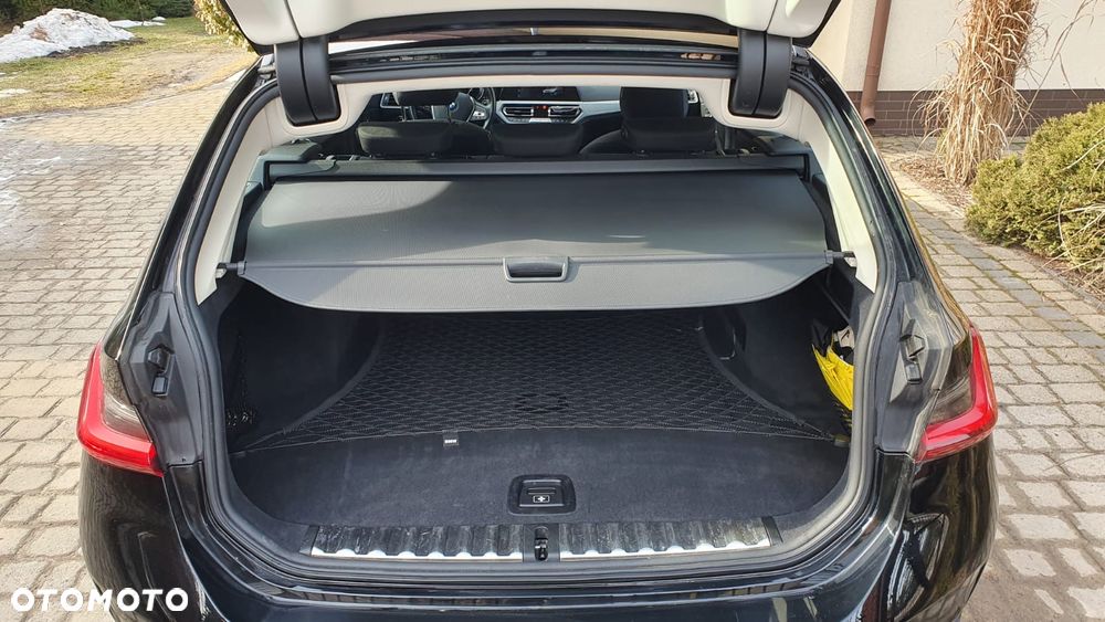 BMW Seria 3 320d xDrive Advantage - 12