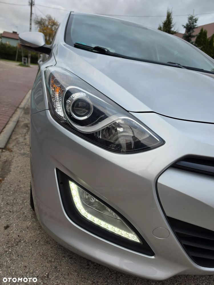 Hyundai i30 i30cw 1.4 Trend - 12