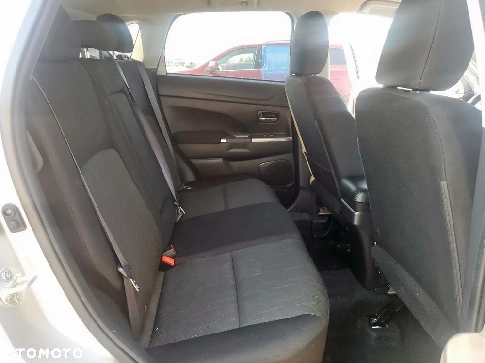Mitsubishi ASX - 9