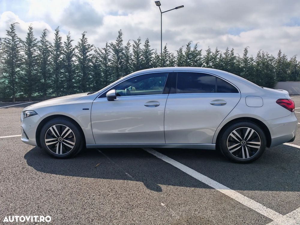 Mercedes-Benz A 250 e Sedan 8G-DCT Edition 2020 - 2