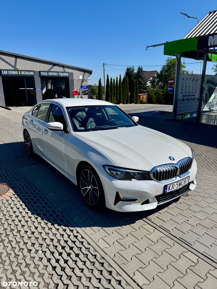 BMW Seria 3 330i xDrive Luxury Line - 4