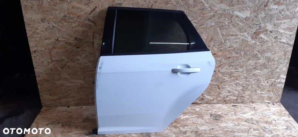 Drzwi tylne lewe Ford Focus mk3 kod lakieru 5F - 1