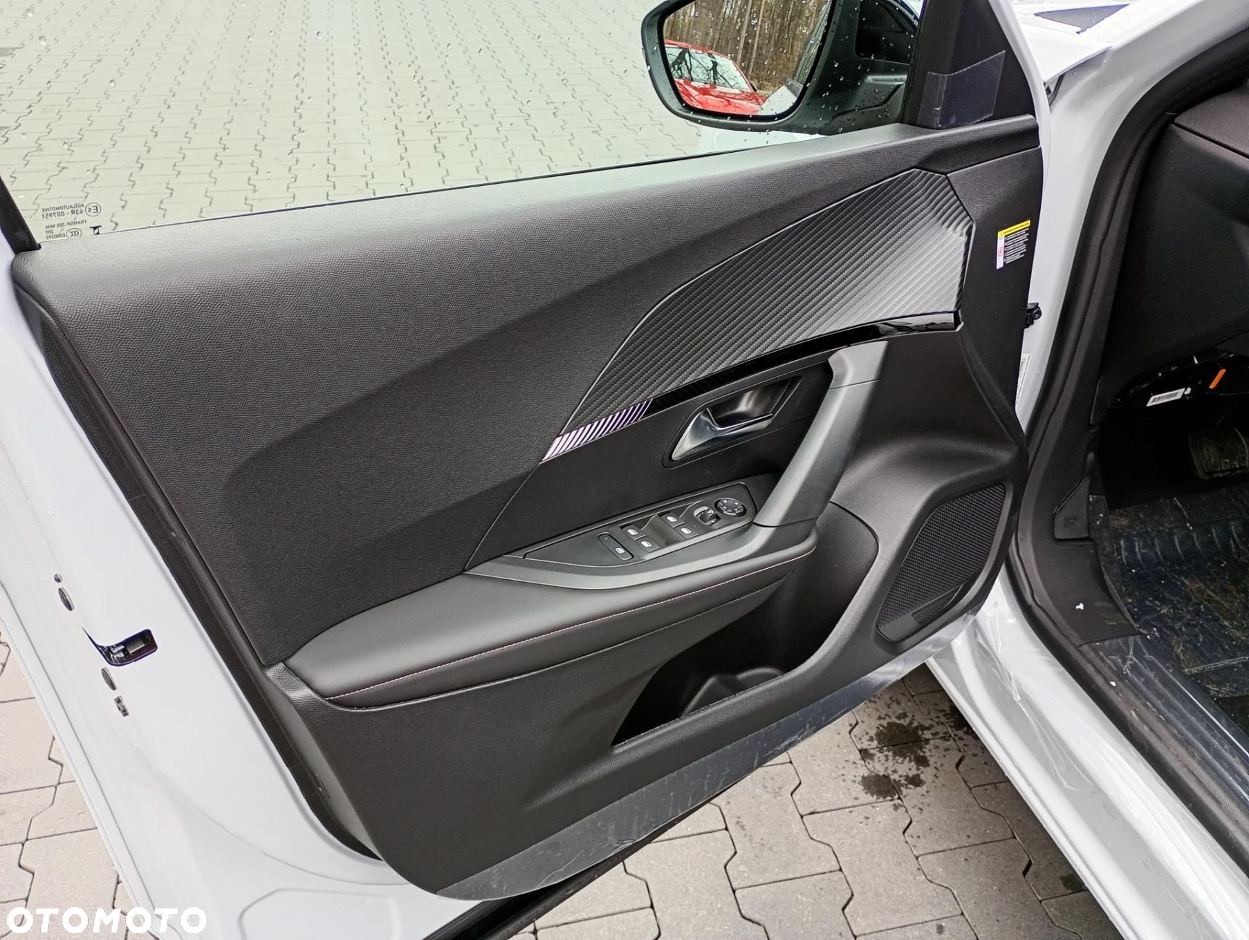 Peugeot 2008 - 12