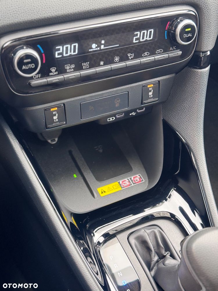 Toyota Yaris Hybrid 1.5 Premiere Edition - 36