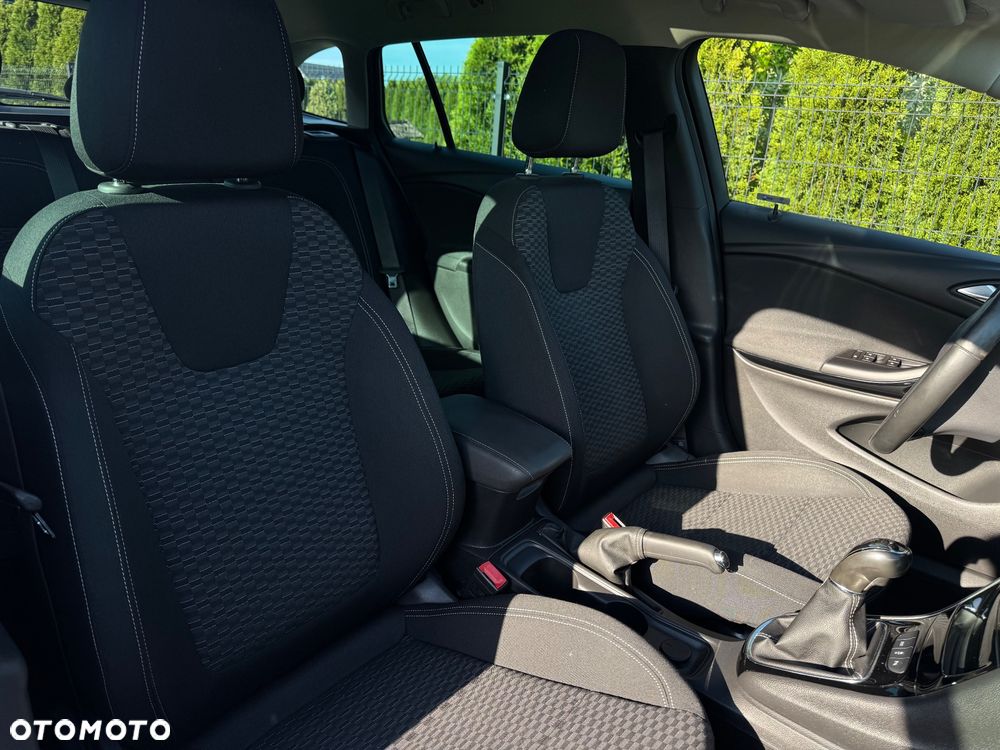 Opel Astra 1.4 Turbo Start/Stop Dynamic - 18