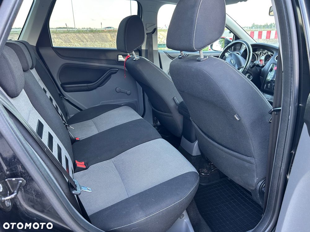 Ford Focus 1.8 Style+ - 13