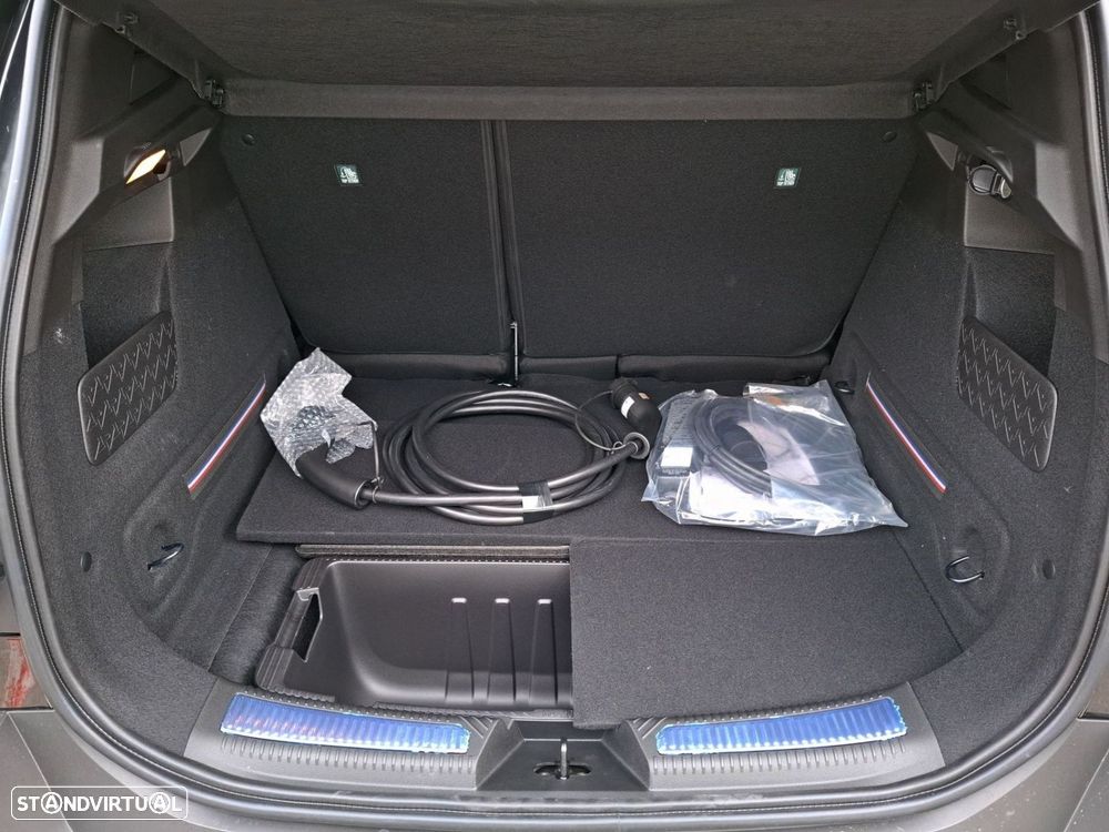 Renault 4 E-Tech 52 kWh Iconic Autonomia Conforto - 27