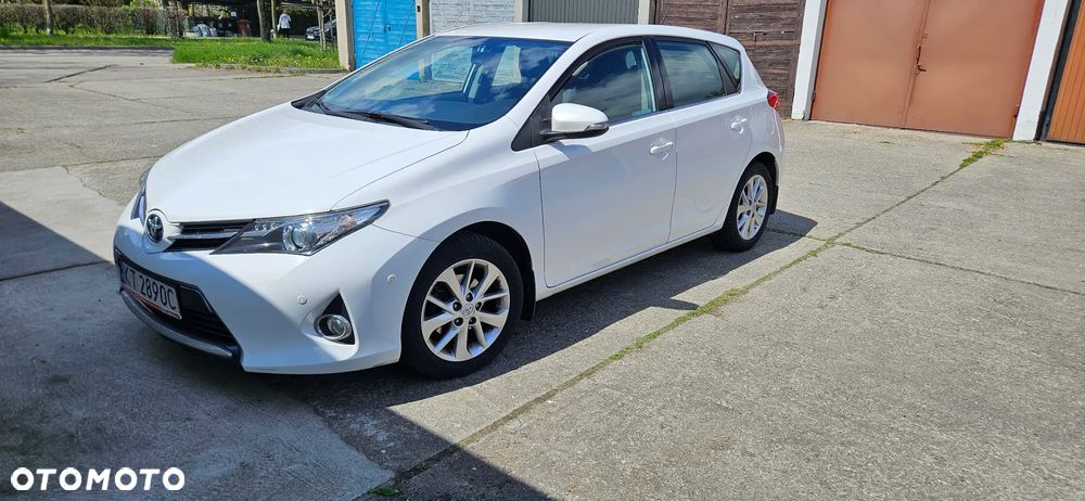Toyota Auris 1.6 Premium Comfort - 1