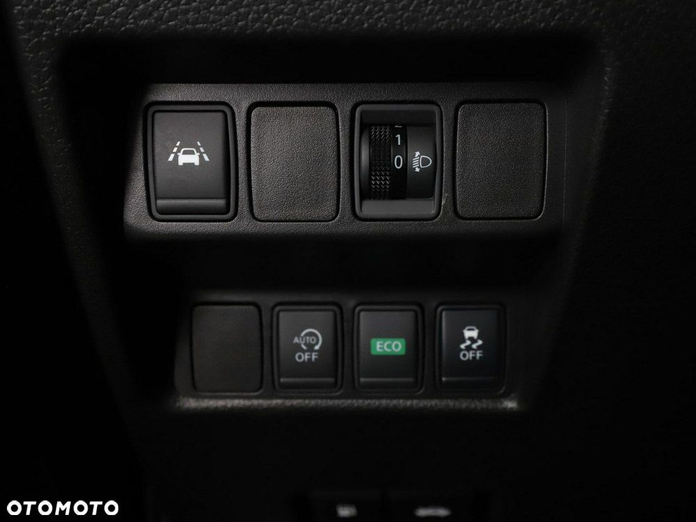 Nissan Qashqai 1.6 DCi Xtronic TEKNA - 32