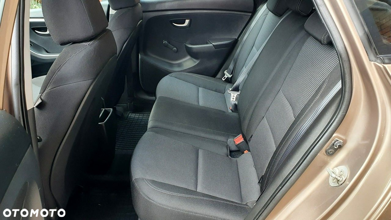 Hyundai i30 1.4 Classic + - 18