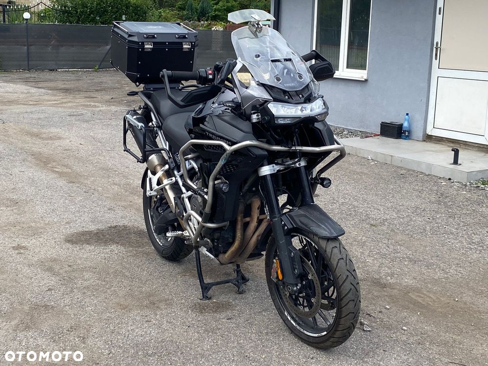 Triumph Tiger - 1