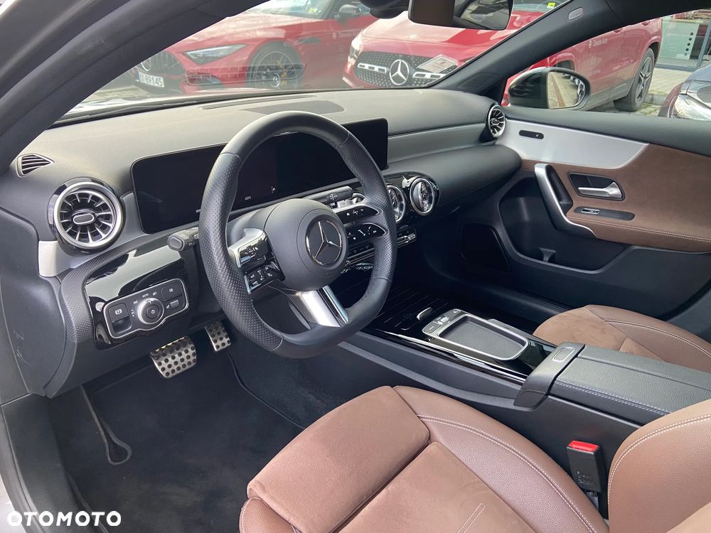 Mercedes-Benz Klasa A 200 AMG Line 7G-DCT - 6