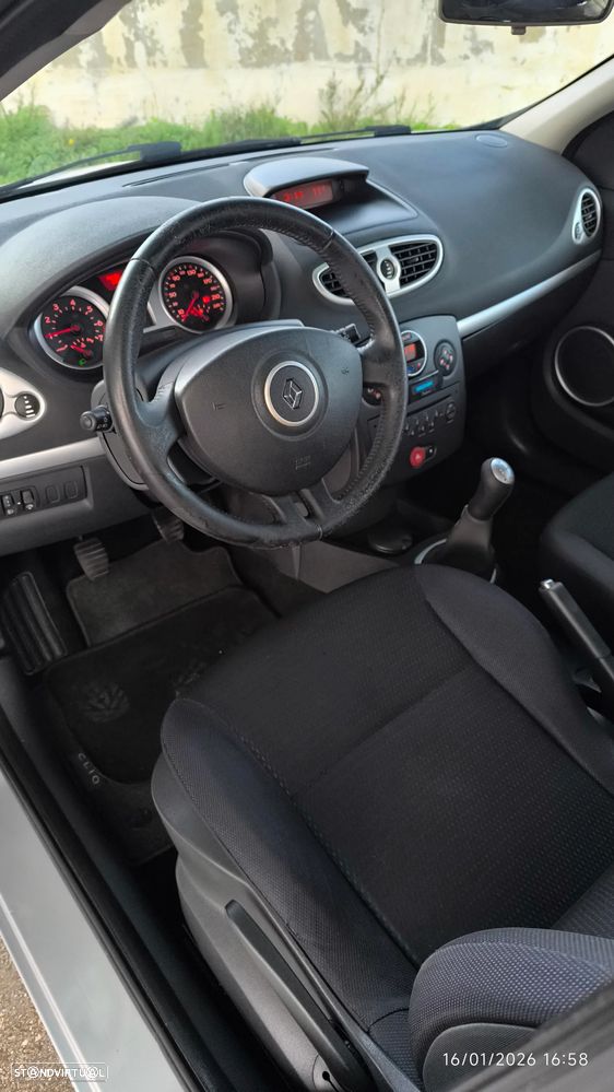 Renault Clio 1.2 16V Dynamique - 28