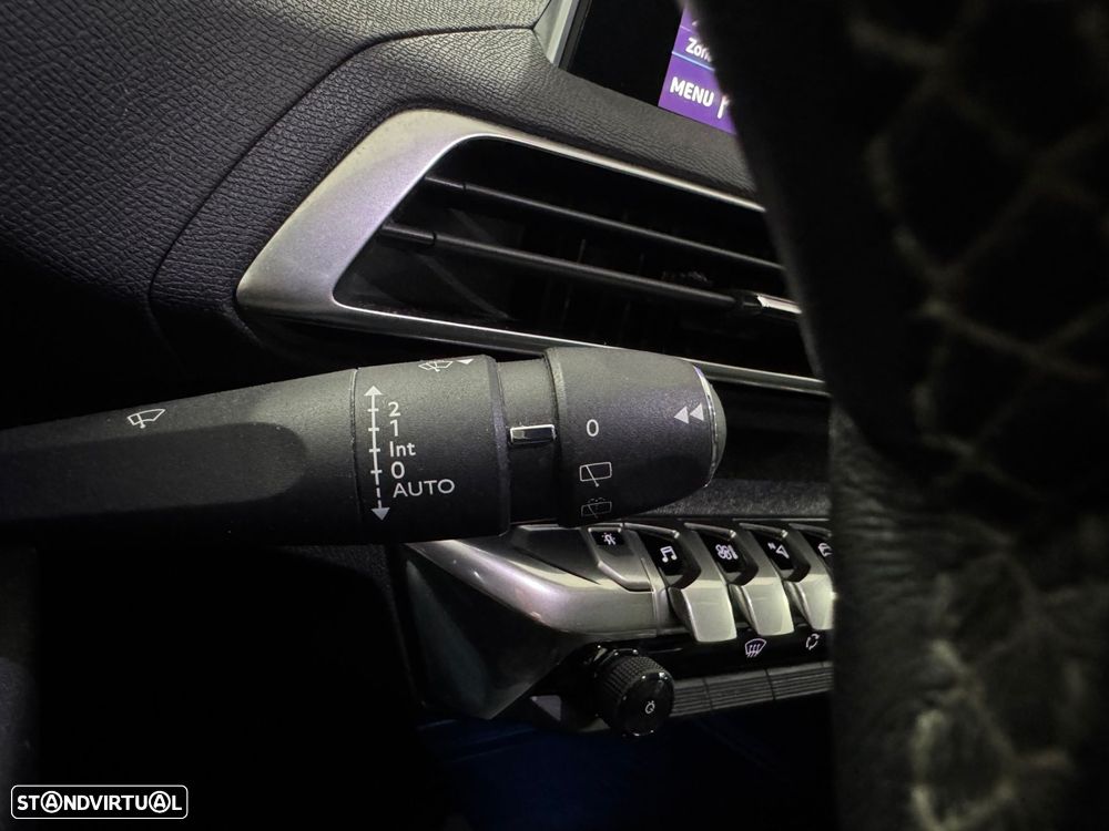 Peugeot 3008 1.2 PureTech Allure EAT8 - 36