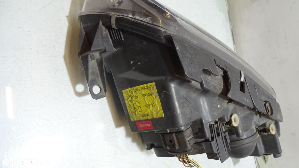 LAMPA PRAWA PRZEDNIA VOLKSWAGEN PASSAT B5 1.9TDI LIFT - 2