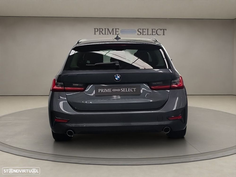 BMW 318 d Line Sport Auto — fotografia 3