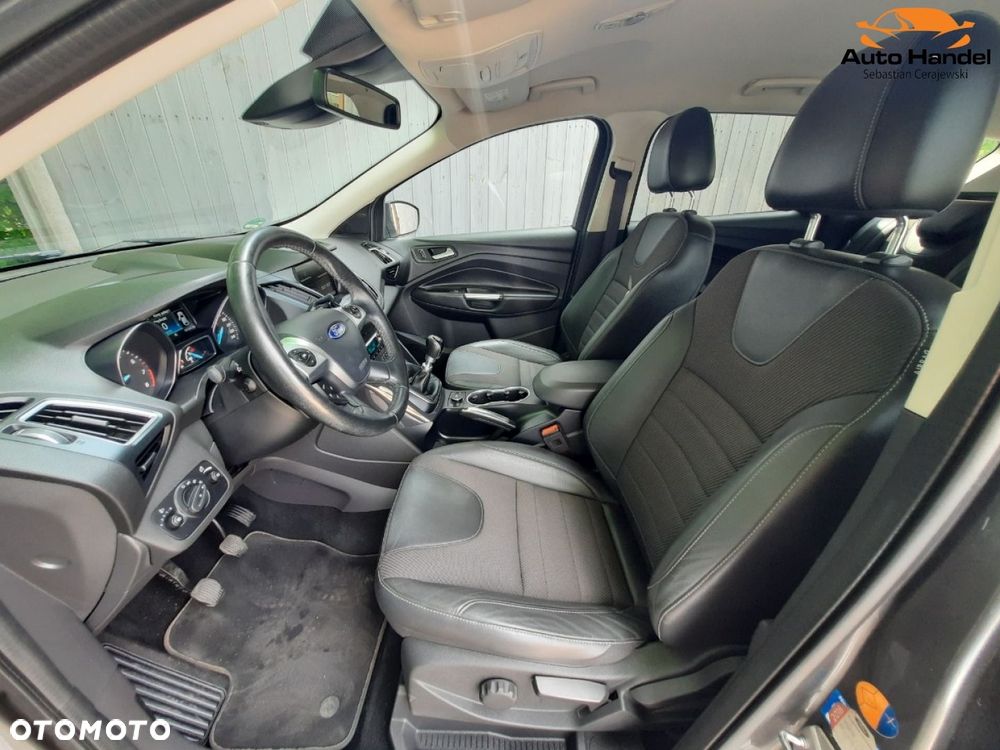 Ford Kuga 1.5 EcoBoost 2x4 Titanium - 35