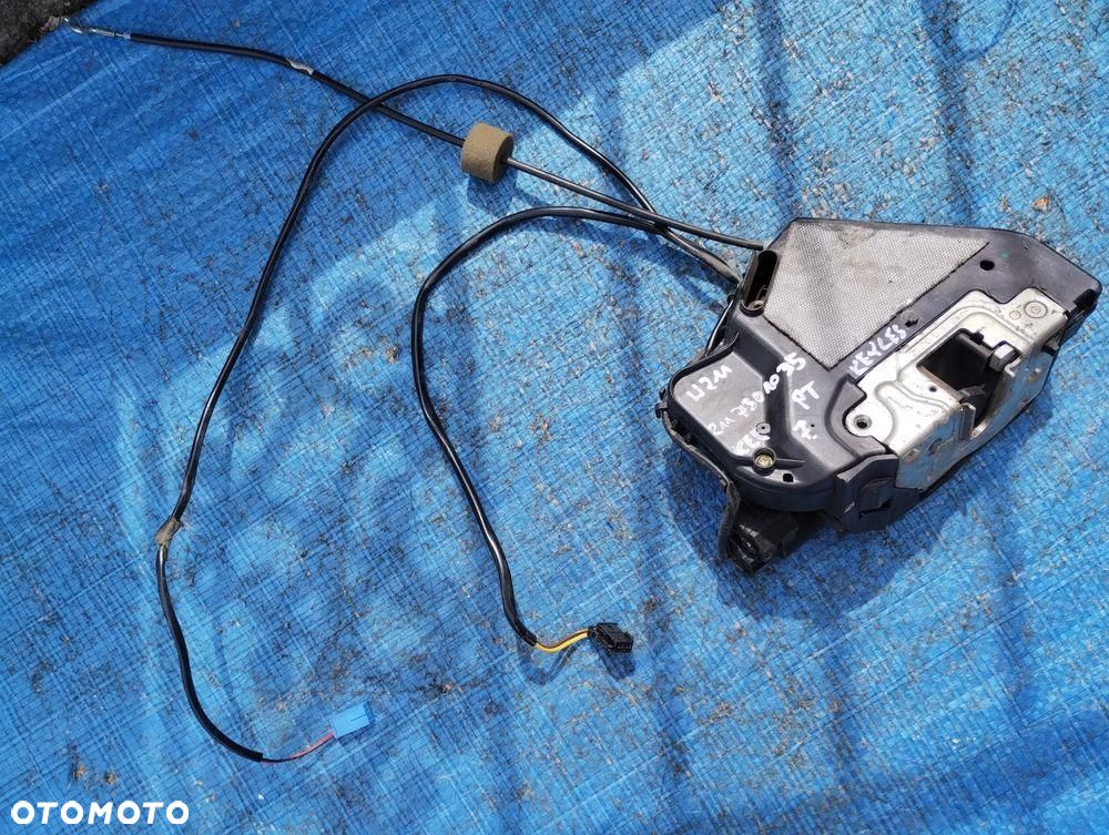 Mercedes W211 Zamek Drzwi Tył Prawy Tylny Keyless Go 2117301035 - 1