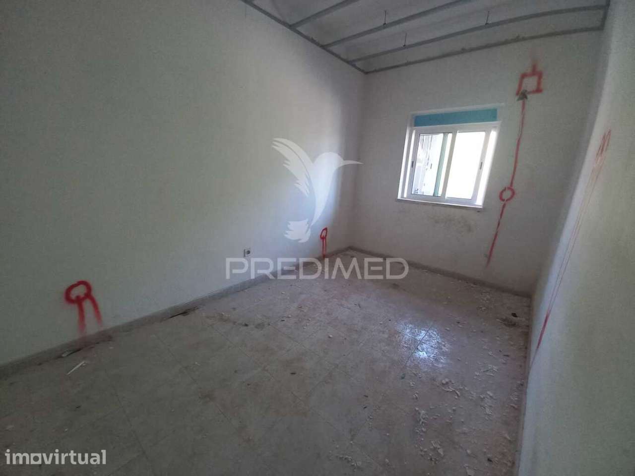 Apartamento T1 em Remodelação – Baixa da Banheira - Grande imagem: 2/7