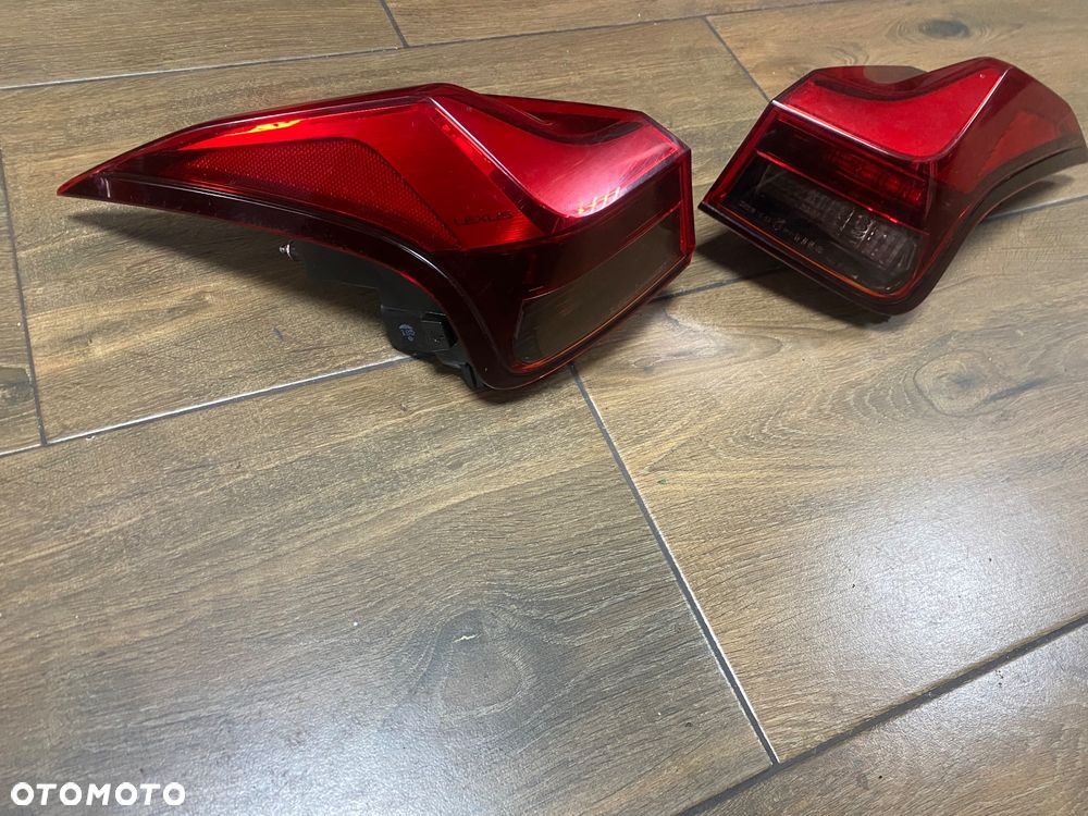 Lampa pr/lewy tył Lexus UX 250H LED ORG