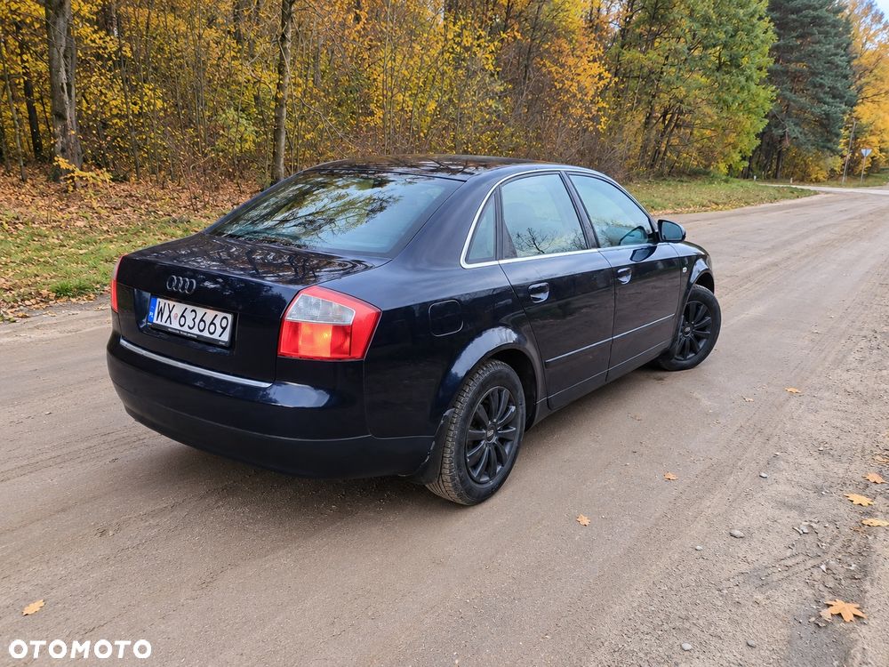 Audi A4 Limousine - 3