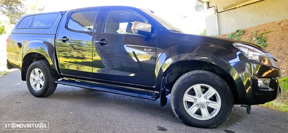 Isuzu D-Max 4x4 Cabine Dupla Custom - 3