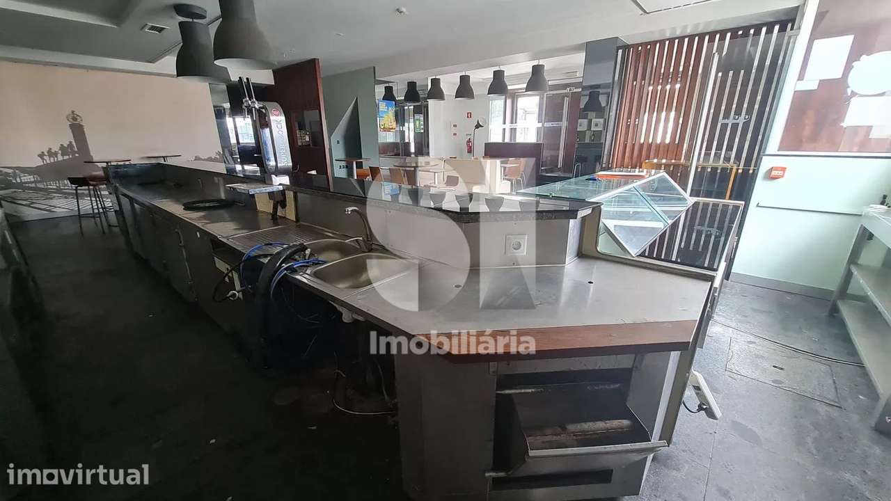 Arrenda-se Espaço Comercial em Laúndos - Grande imagem: 3/12