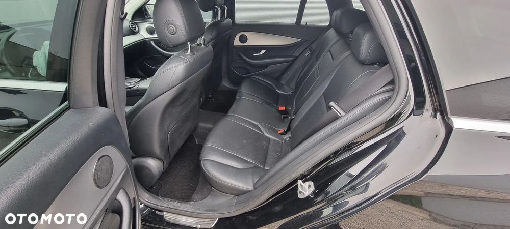 Mercedes-Benz Klasa E 200 d 9G-TRONIC Night Edition - 15