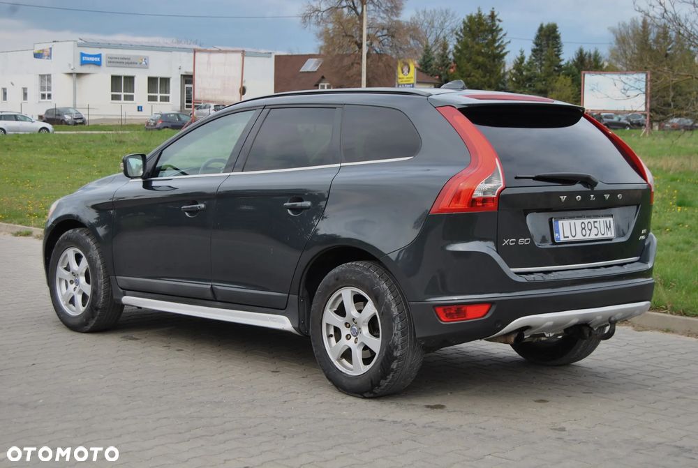 Volvo XC 60 D5 AWD Momentum - 4