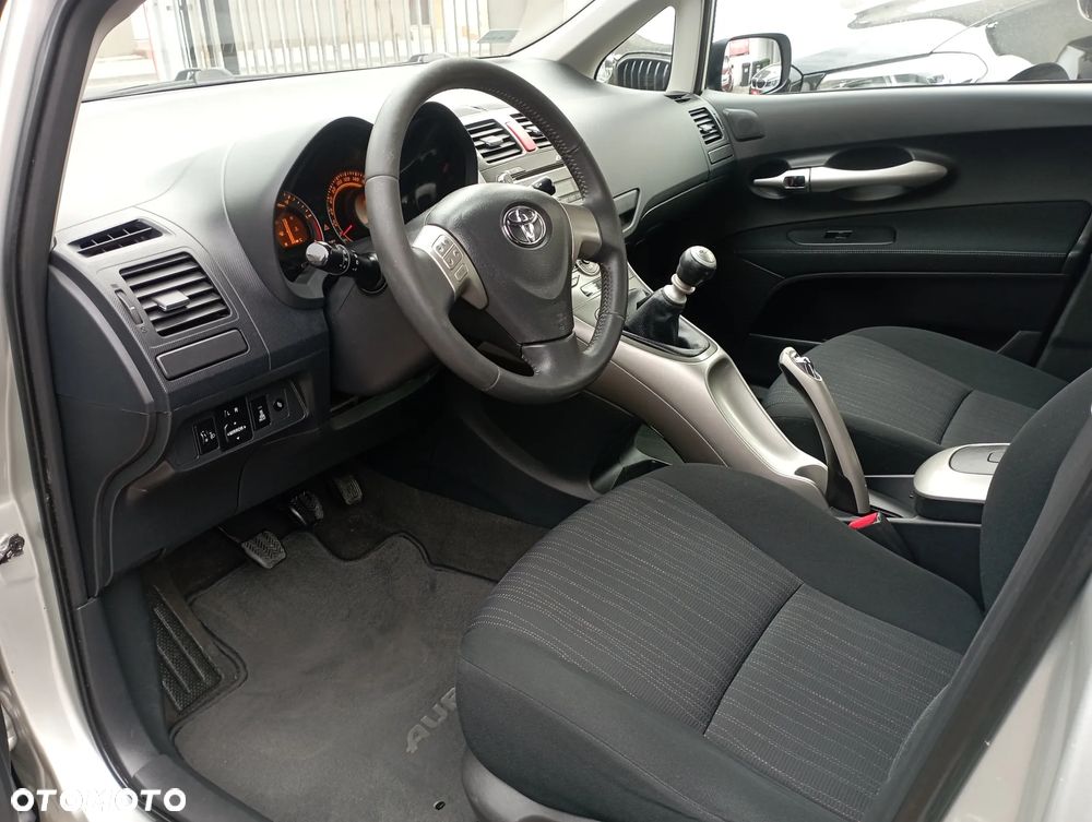 Toyota Auris 1.4 D-4D Luna - 7