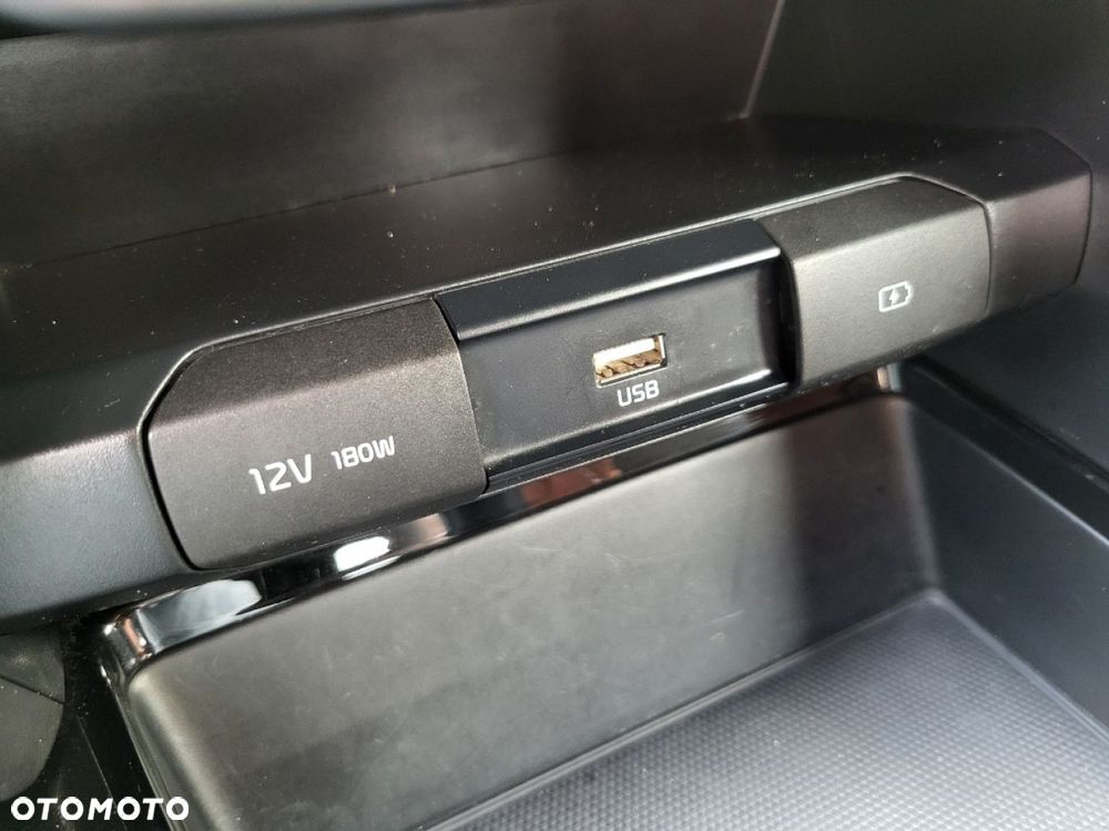 Kia Ceed - 36
