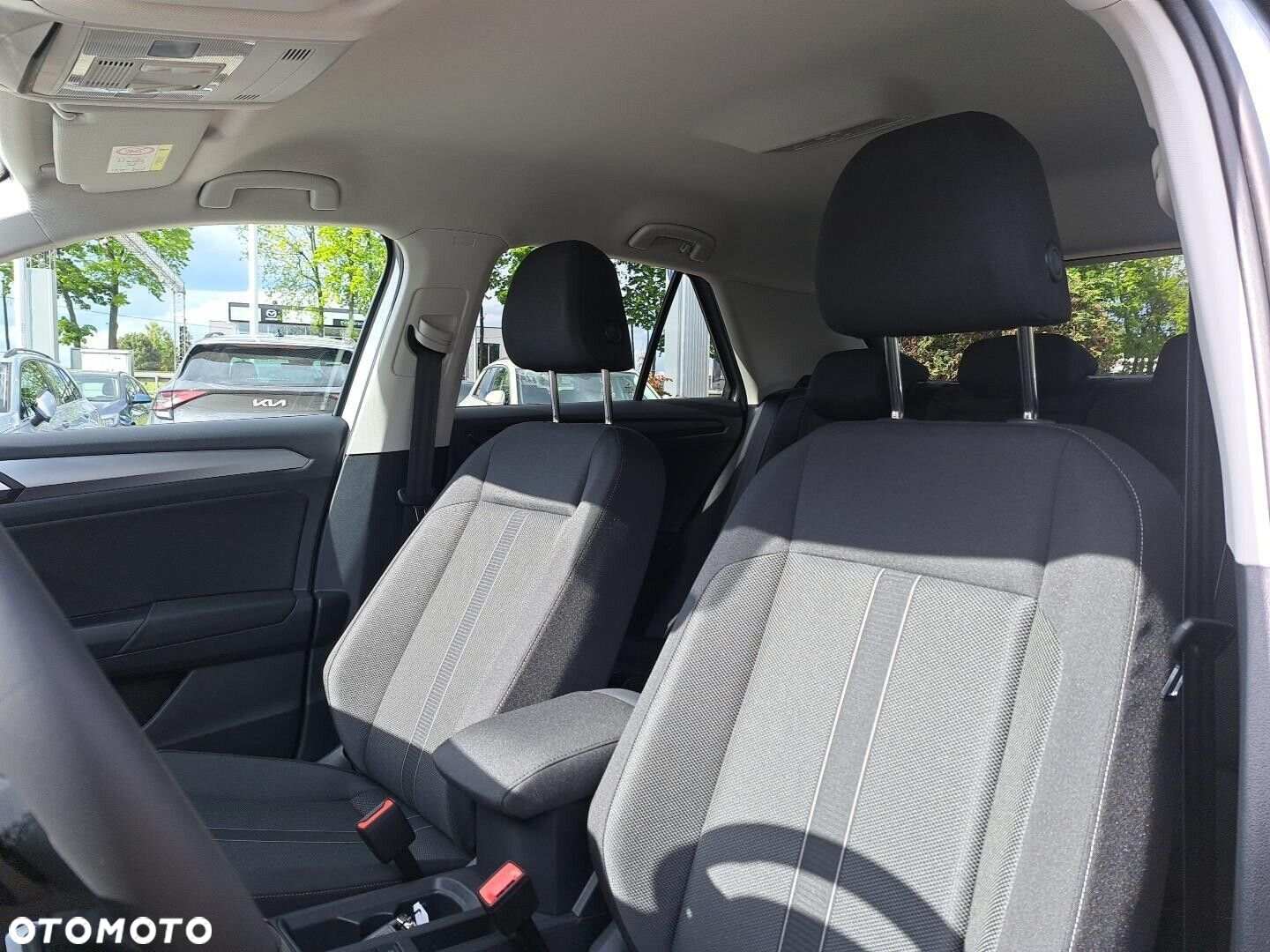 Volkswagen T-Roc - 11