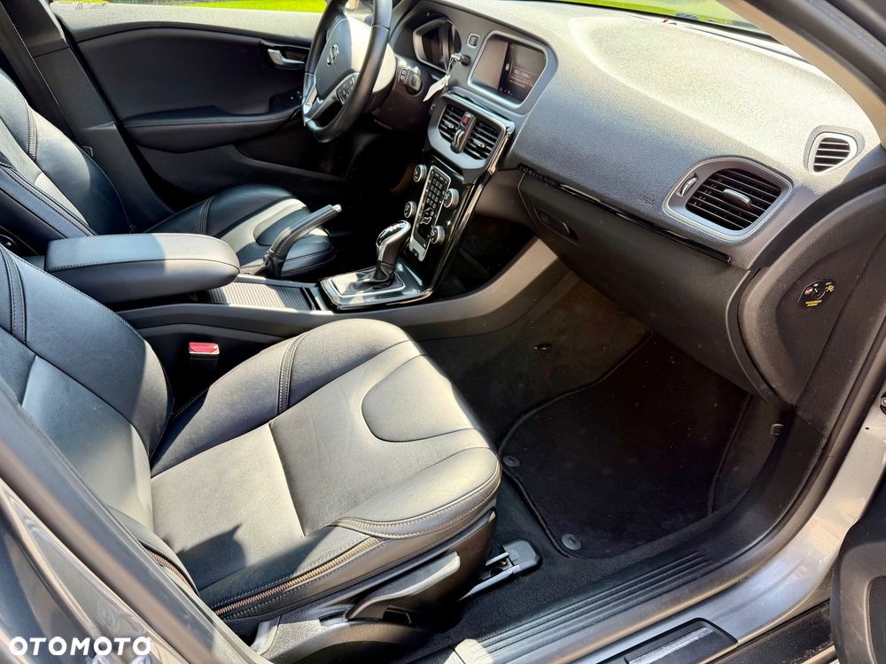 Volvo V40 Cross Country D3 Geartronic Momentum - 25