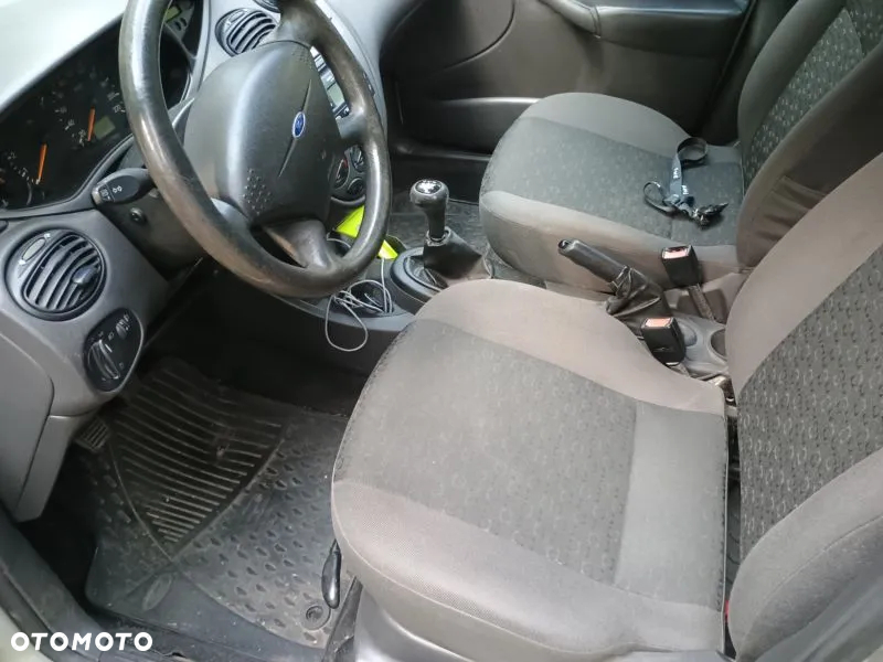Ford Focus 1.6 Ambiente - 5