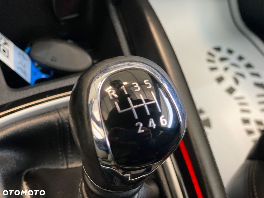 Nissan Qashqai 1.3 DIG-T TEKNA - 27