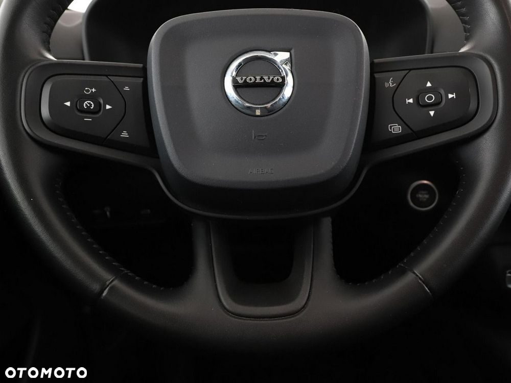 Volvo XC 40 T3 Momentum Core - 22