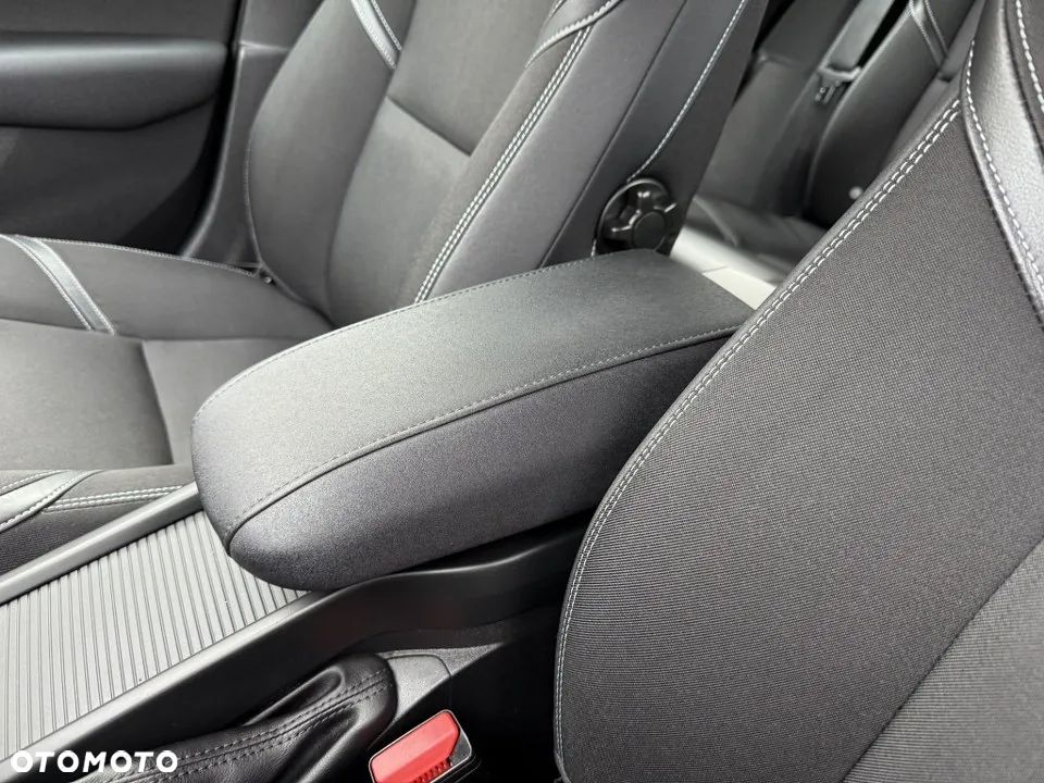 Volvo V40 T3 Momentum - 28