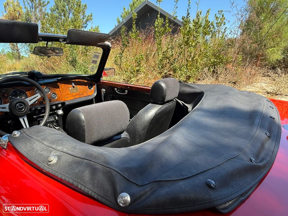 Triumph TR6 - 8