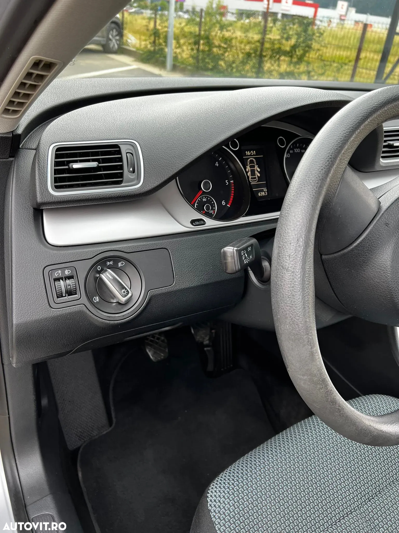 Volkswagen Passat 1.6 TDI BlueMotion - 11