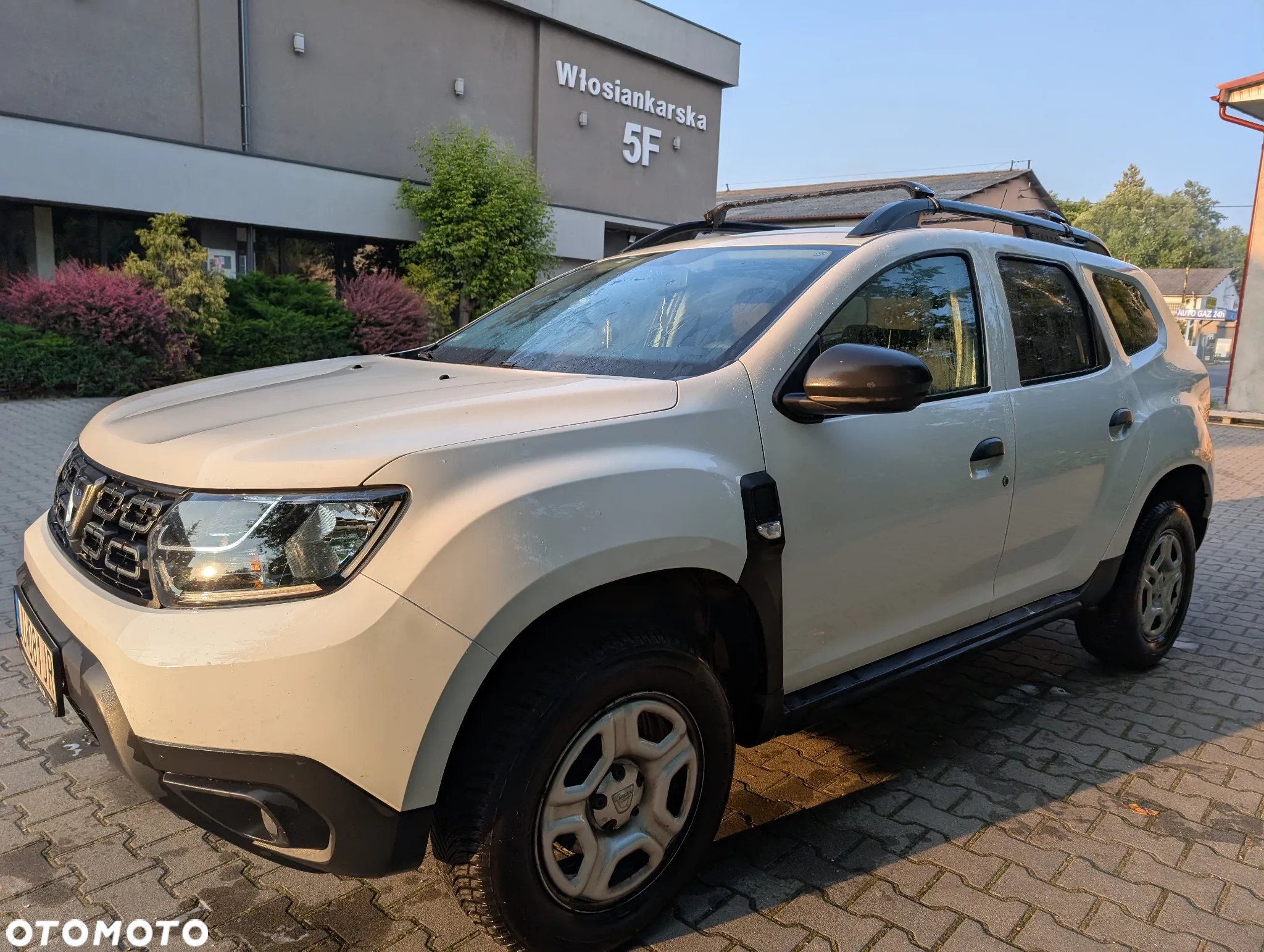 Dacia Duster 1.6 SCe Essential - 8