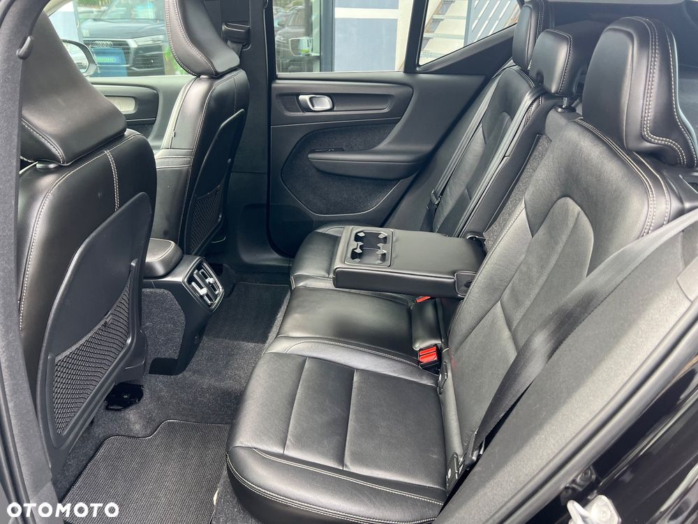 Volvo XC 40 D3 AWD Momentum Pro - 17