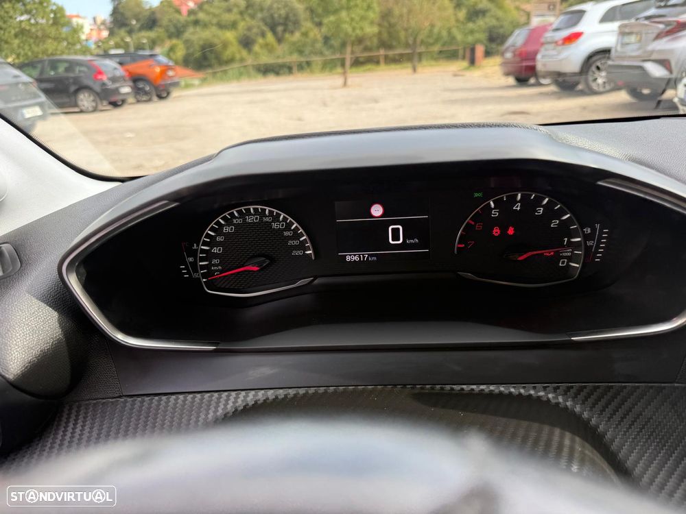 Peugeot 208 1.2 PureTech Active Pack - 6